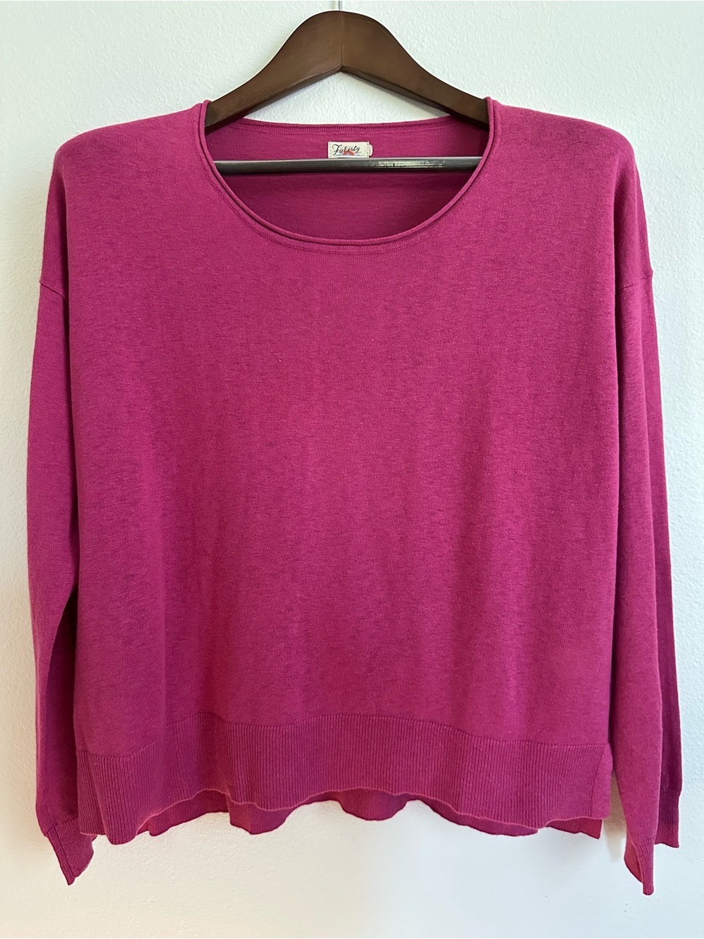 NWOT Faherty Light Weight Sweater size Medium